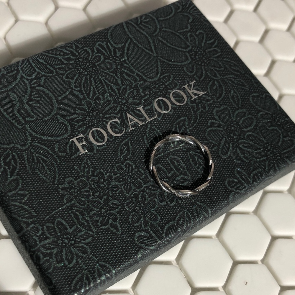 Focalook Sterling Silver Twisted Ring size 5.5 New In Box